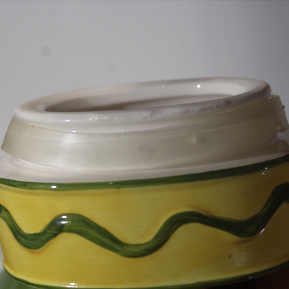 Ceramic vase or storage container - Picture 11 of 12